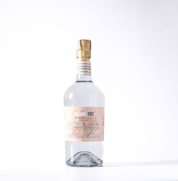 עכו ג׳ין | מזקקת יוליוס