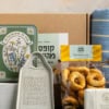 מארז חורף כרבולית - כרבולית כחולה, שמן זית, עוגיות מלוחות, אגוזים, סבון וקופסת קרטון ממותגת מבית "קופסא מהשוק".
