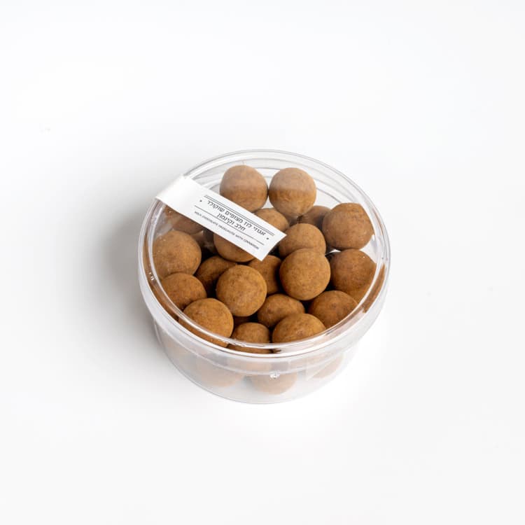 אגוזי לוז מצופים שוקולד חלב וקינמון | כשר לפסח